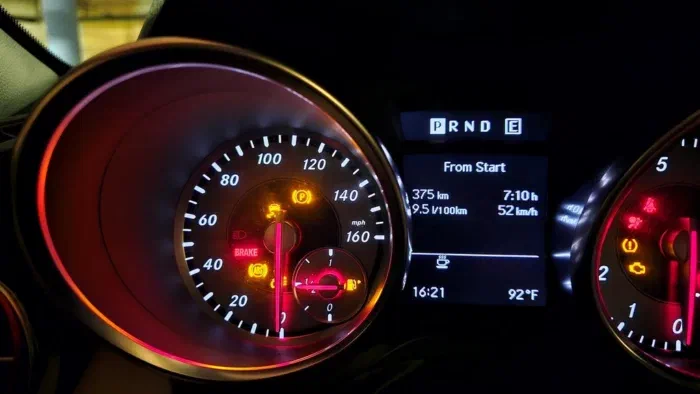 Данные по расходу, темно потому что на парковке под отелем снимал уже.