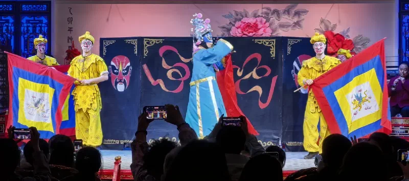 Сычуаньская опера - смена масок