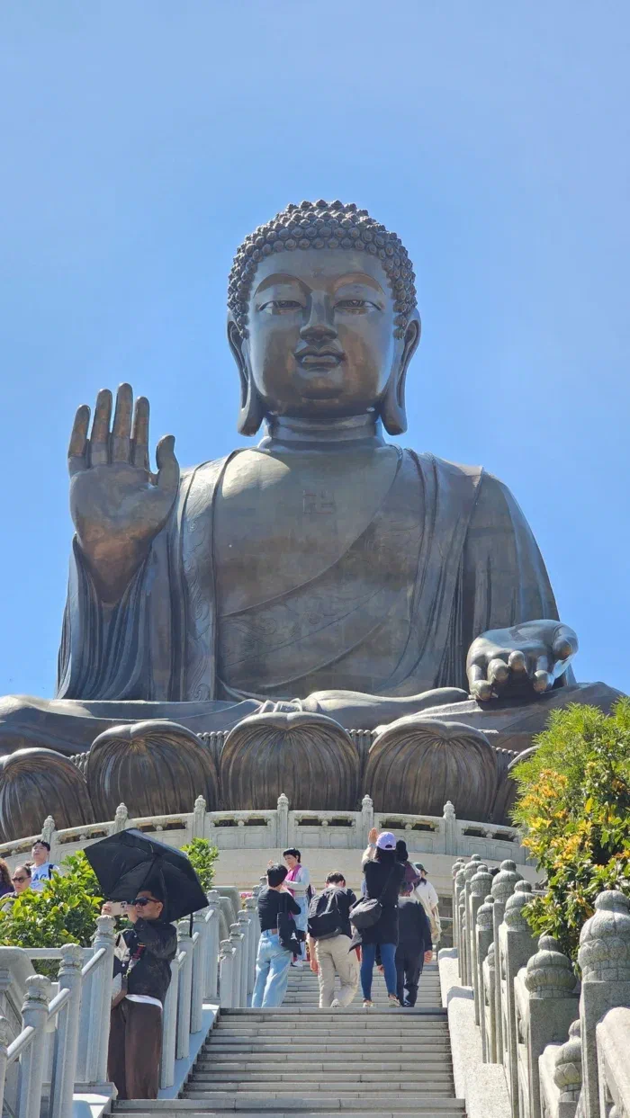 Большая Будда приветствует вас