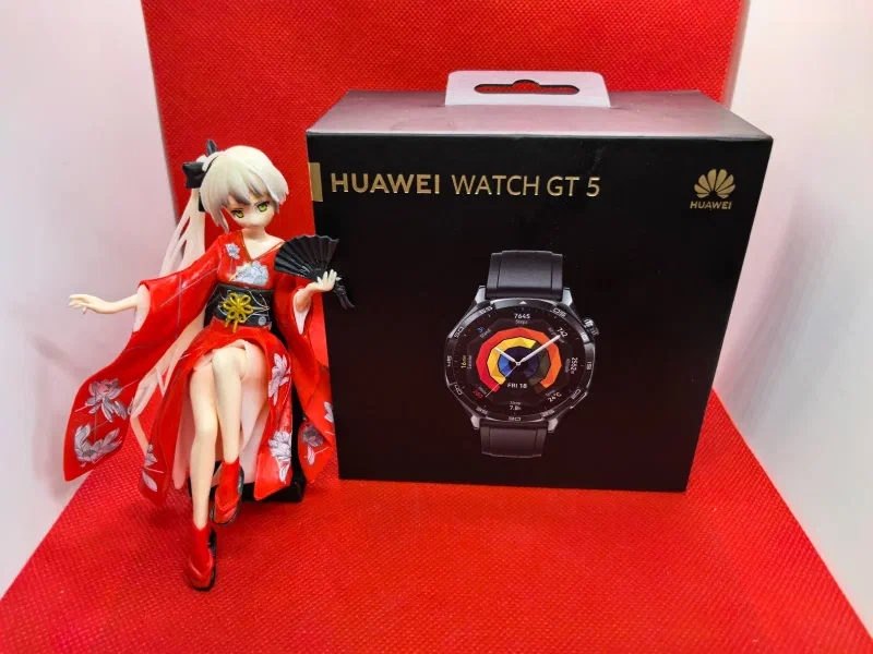 Huawei Watch GT 5 из подарочного комплекта с куколкой-кимоно