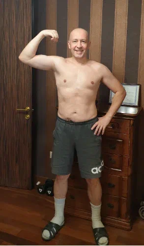 Бицуха, конечно, радовала, но слой жира такой, заметный нарос.