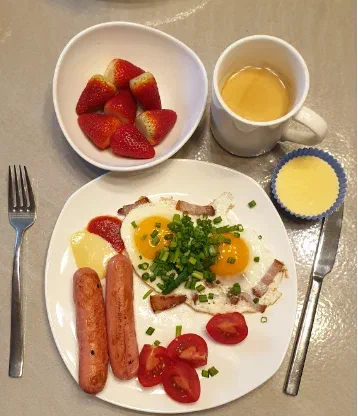 Кофе без масла, так как майонез даёт нужных жиров в этом наборе.