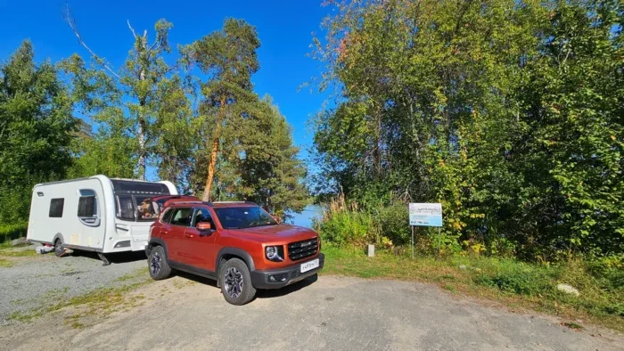 на кемпинге без удобств - только электричество