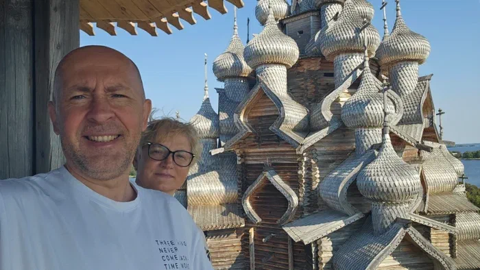 конечно надо залезть на колокольню, раз пускают!