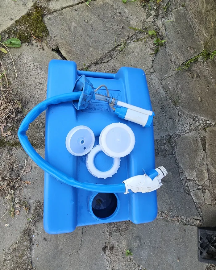 Вот такой внешний бак и насос