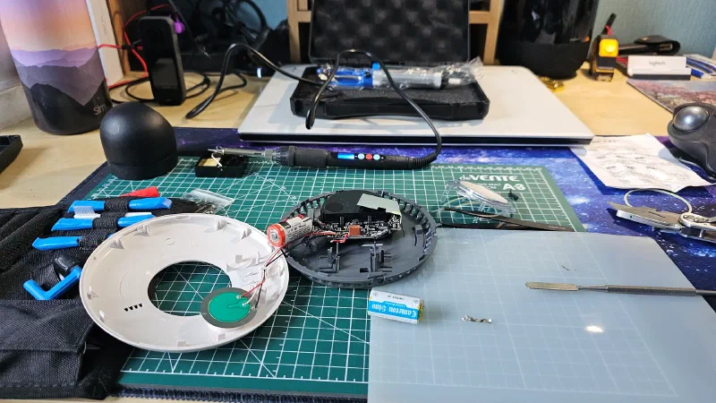 Англичане пишут, что мол села батарейка - покупайте новые, но это не наш метод :)