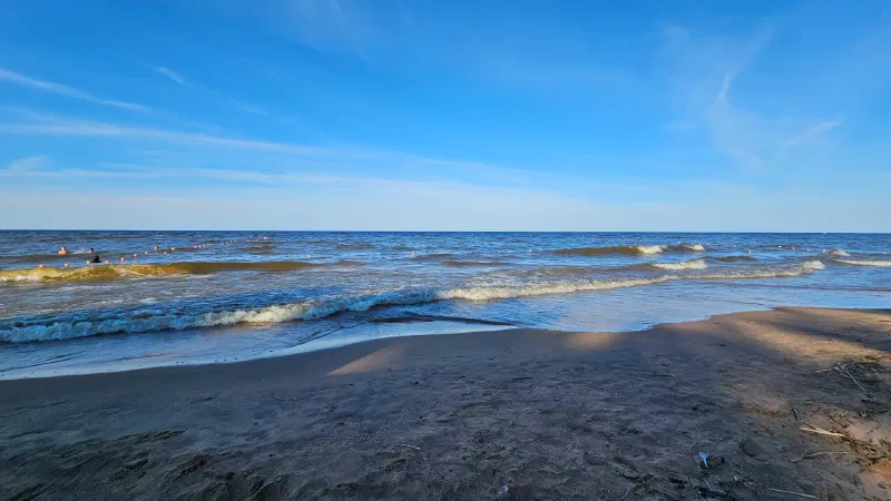 Ладога в районе истока Невы реально как море, с хорошими волнами