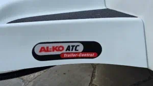 Вот эта система только с 13-пин розеткой работает, просто переходник не может её включить, нужно выделенное питание