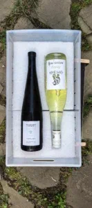 винишка запасли, сделали хранилище во вспененном поролоне, чтобы всё доехало без проблем